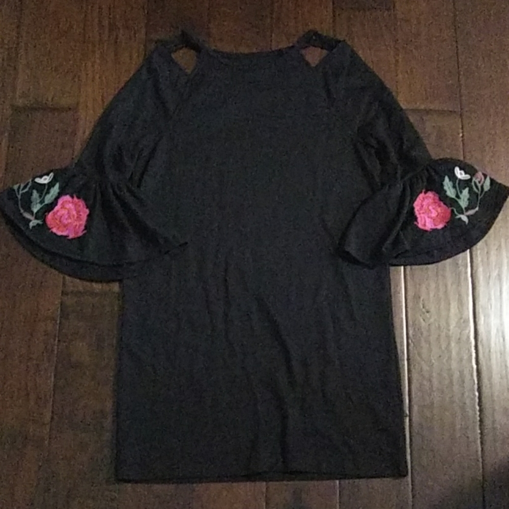 Dress - Picture 3 of 3